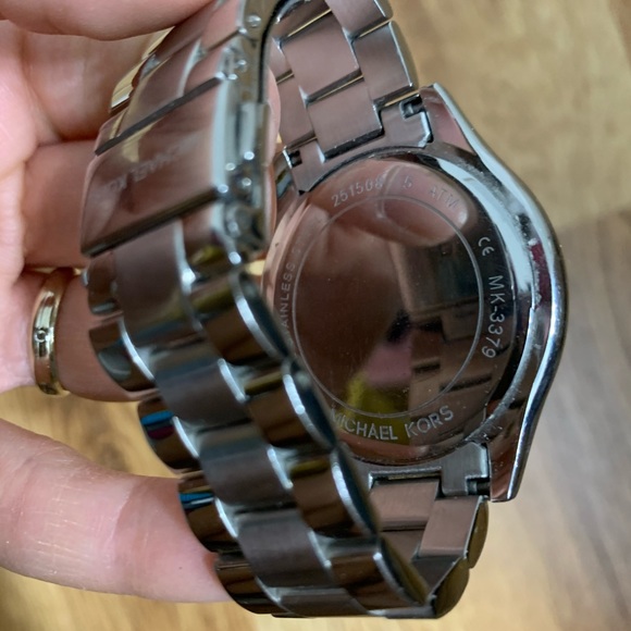 Michael Kors Watch - Picture 4 of 4